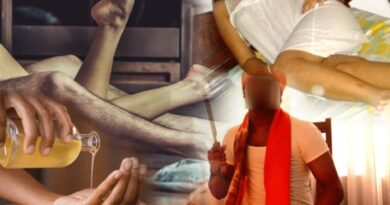 දරුවෙකු ලබා ගන්න අපල දුරු කර ගැනීමට කපුවෙක් ගෙදර ගෙන්නලා… කපුවා යාතිකා කරමින් කාන්තාව දූෂණය කරලා… සැමියා නිවසට එන විට රූමත් බිරිය නිරුවතින් ඇද මත