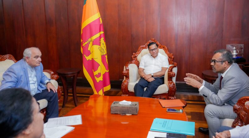 රුසියාවෙන් කඩිනමින් ඉන්ධන ලබා ගැනීමට ඇමති විජිත සාකච්ඡා අරඹයි