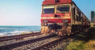 මුහුදුබඩ දුම්රිය මාර්ගයේ එක් මාර්ගයක් සාමාන්‍ය ධාවනයට විවෘත කරයි