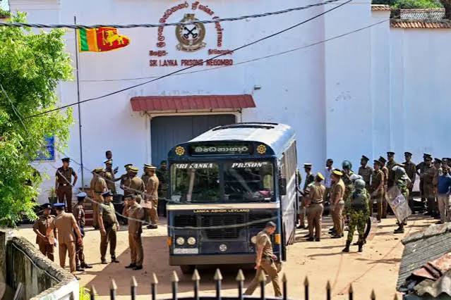 මීගමුවෙන් බූස්සට යැවූ රැඳවියෙකු අසනීප තත්ත්වයකින් මරුට