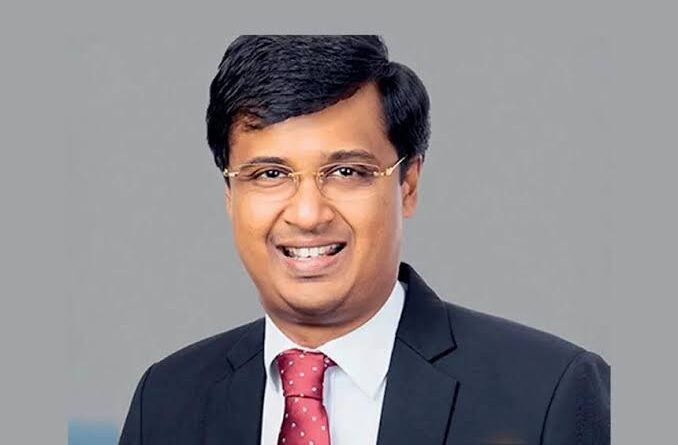 නීතිඥ සංගමයේ සභාපතිට එරෙහිව රුපියල් බිලියන 16ක රේගු ආදායම් වංචාවක් සම්බන්ධයෙන් අල්ලස් කොමිසමට පැමිණිල්ලක්!